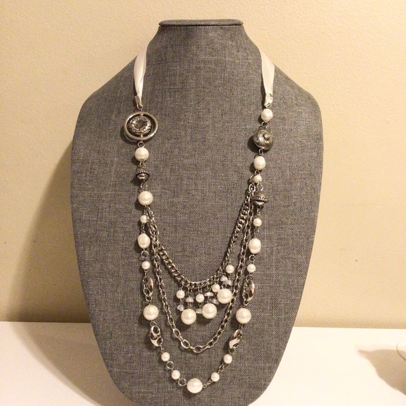 Bundle/Set. Silver Tone/Pearls/Rhinestones Necklace, Bracelet & Earrings. - Picture 7 of 8